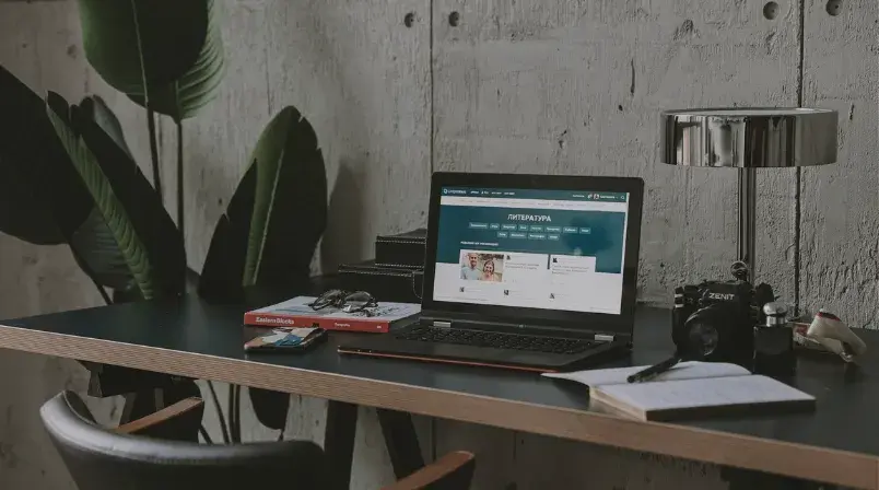 web propia vs redes sociales